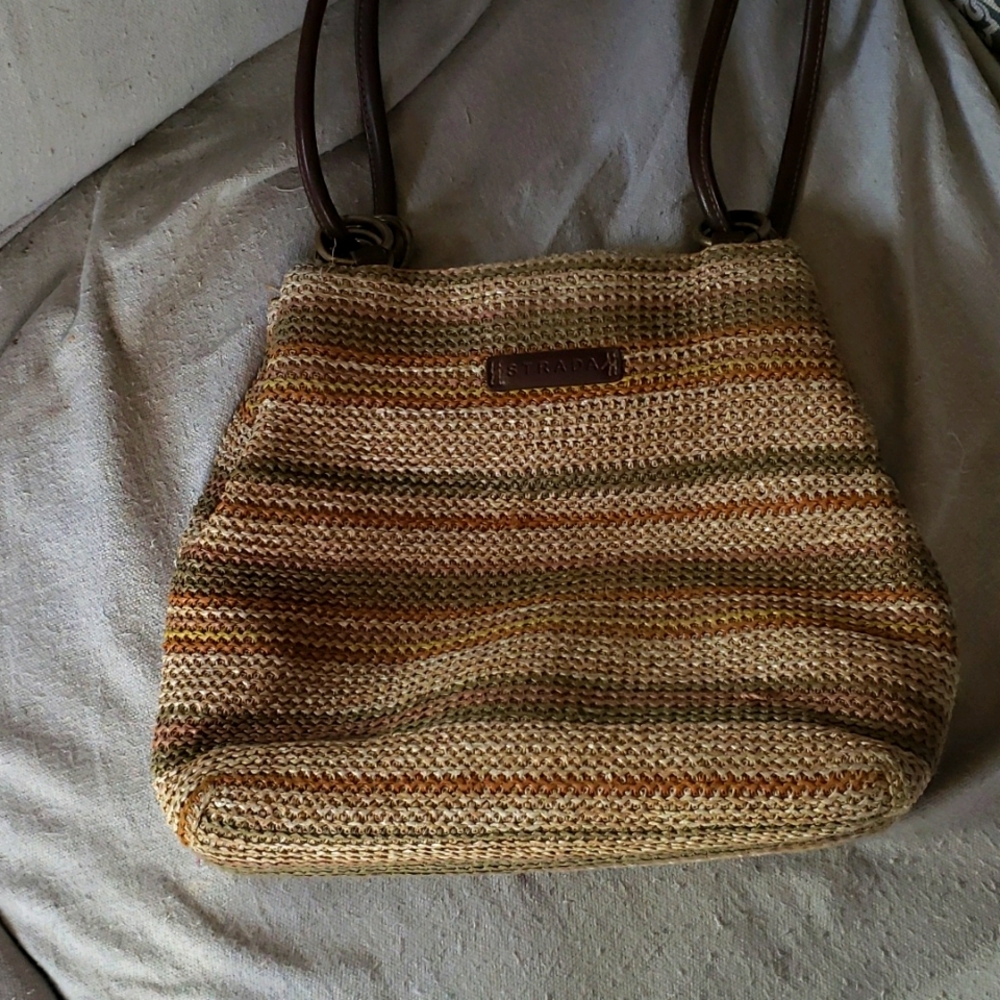 Strada Shoulder Bag